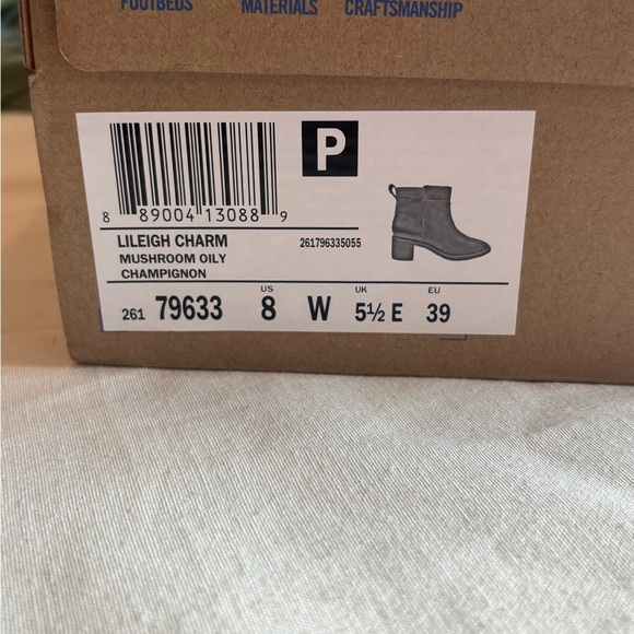 Clarks Collection Brown Leather Ankle Boots • Block Heel • Fall Fashion - Picture 8 of 8